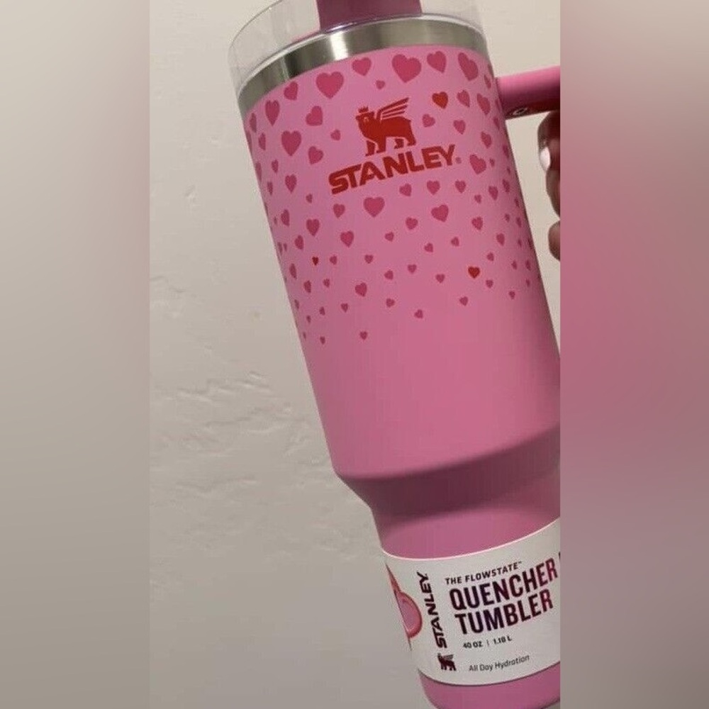 Stanley Valentines Limited Edition 40oz Red Ruby Heart Tumbler NWT - Picture 5 of 5